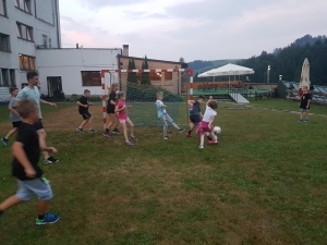 Współzawodnictwo w grupach obozowych w piłkę siatkową-plażową i piłkę nożną