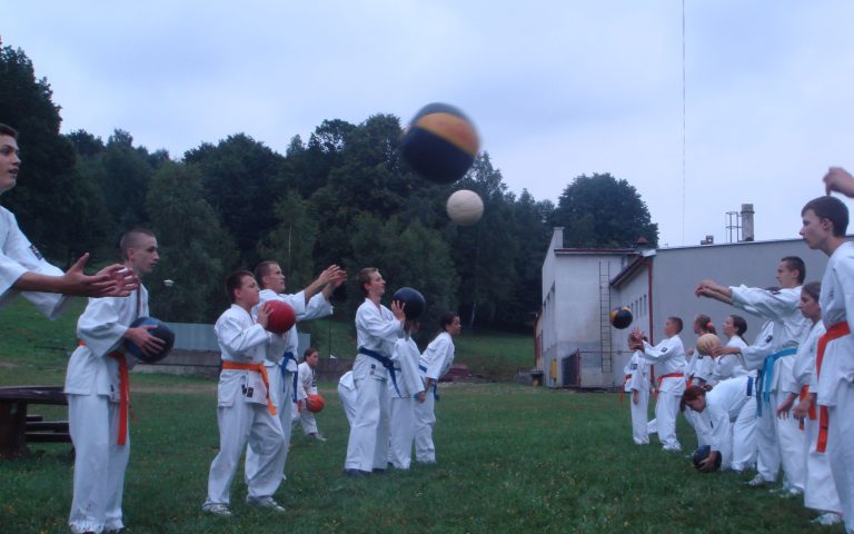 ZAPISY na Letni obóz KARATE – Wapienne 2025r. Termin obozu: 03.08.2025r – 09.08.2025r. ZAPISY do 15.04.2025r.