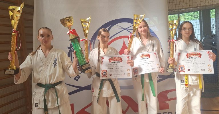 Zawodniczki Nowosądeckiego Klubu Karate Kyokushin bezkonkurencyjne. Cornelia Franus najlepszą zawodniczką Turnieju Karate Kyokushin “ONE WORLD ONE KYOKUSHIN”